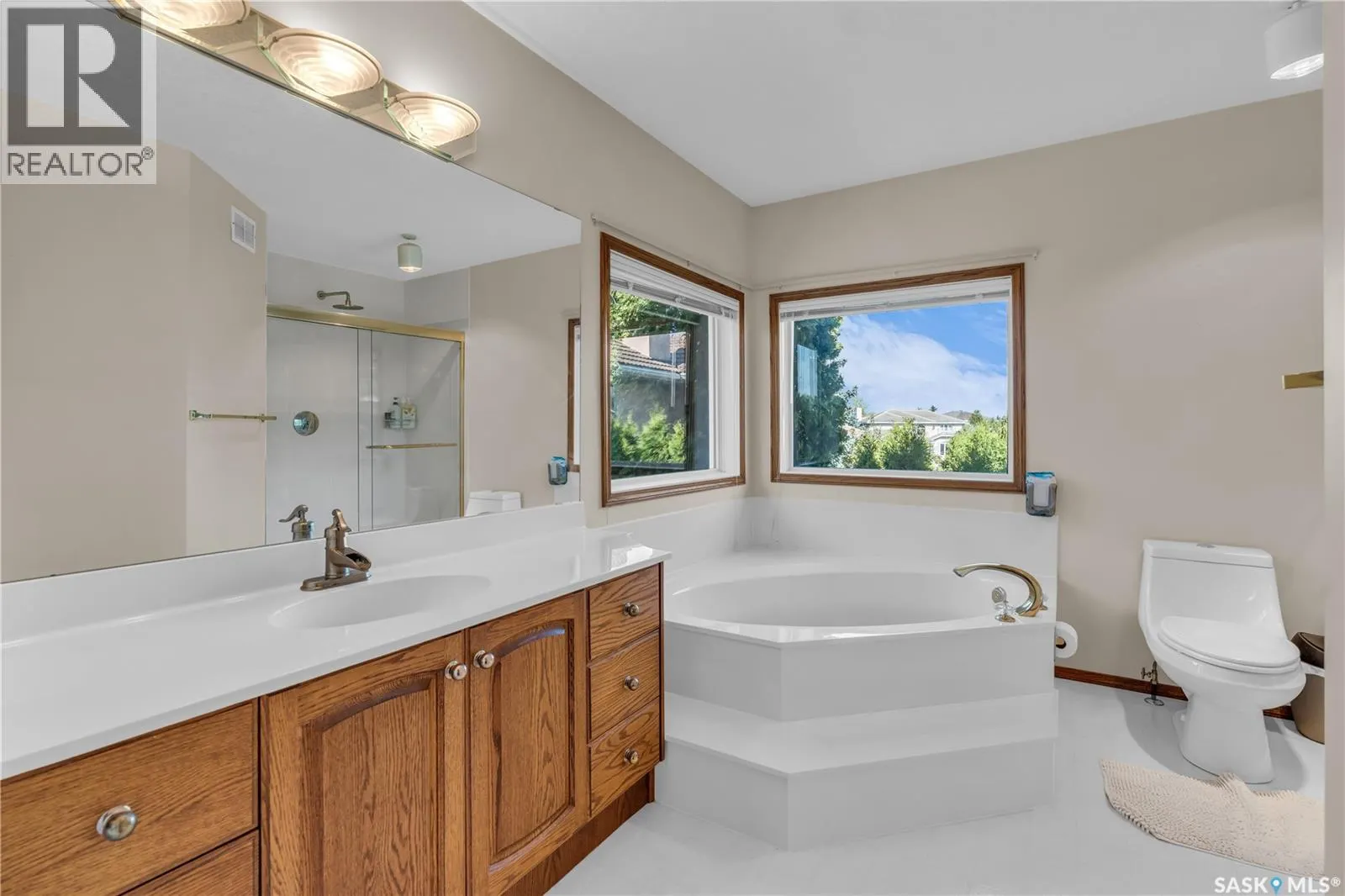 636 Braeside VIEW