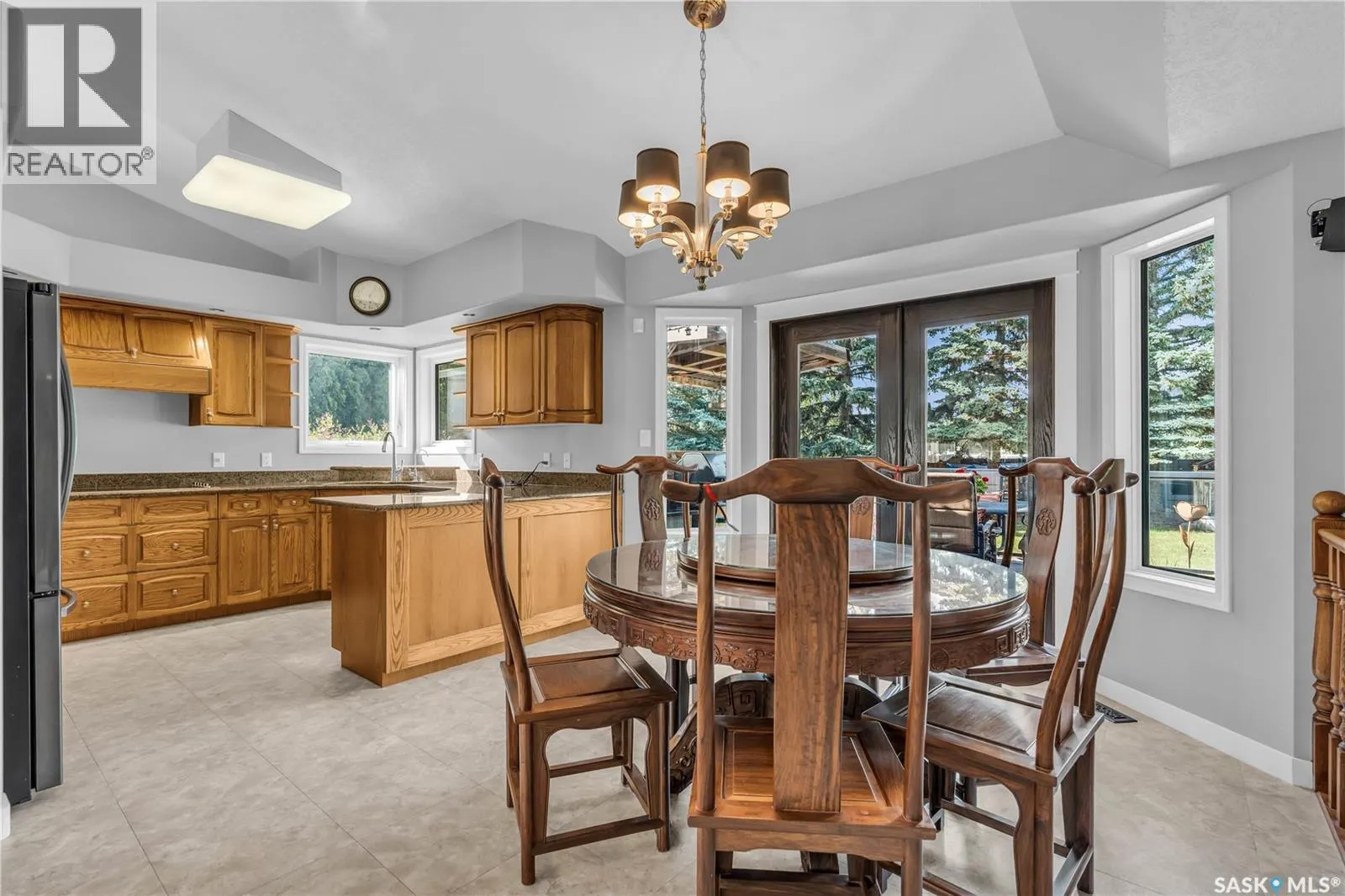 636 Braeside VIEW