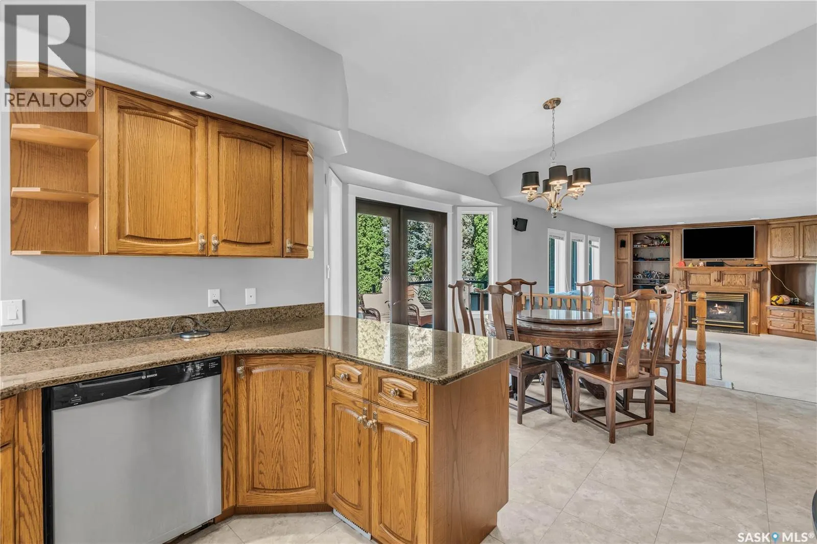 636 Braeside VIEW