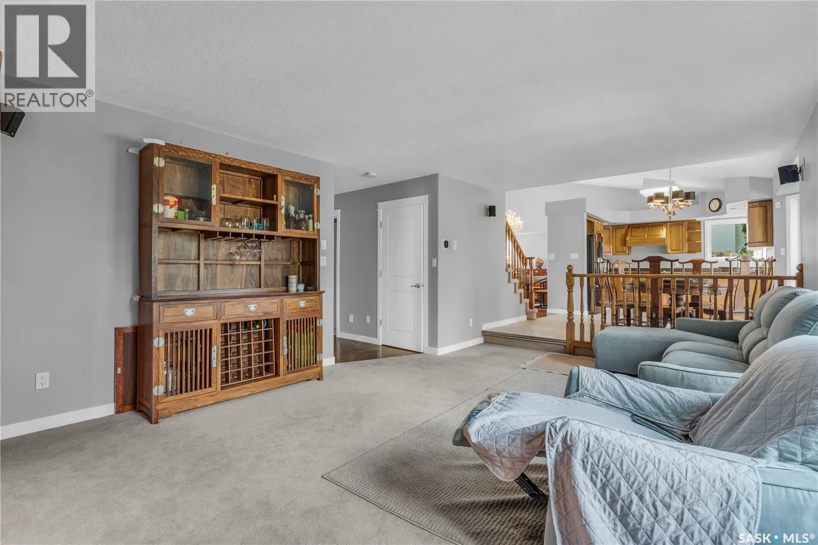 636 Braeside VIEW