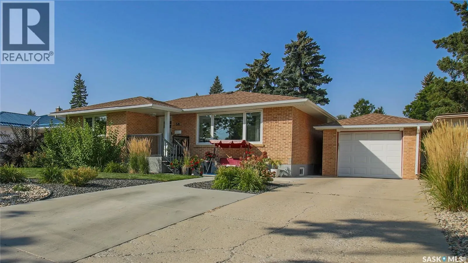58 Lamont CRESCENT