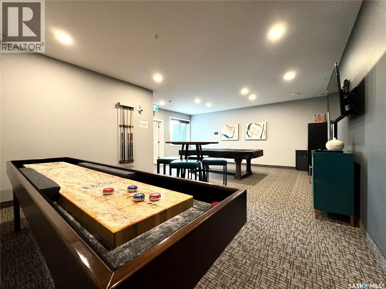 232 105 Willis CRESCENT