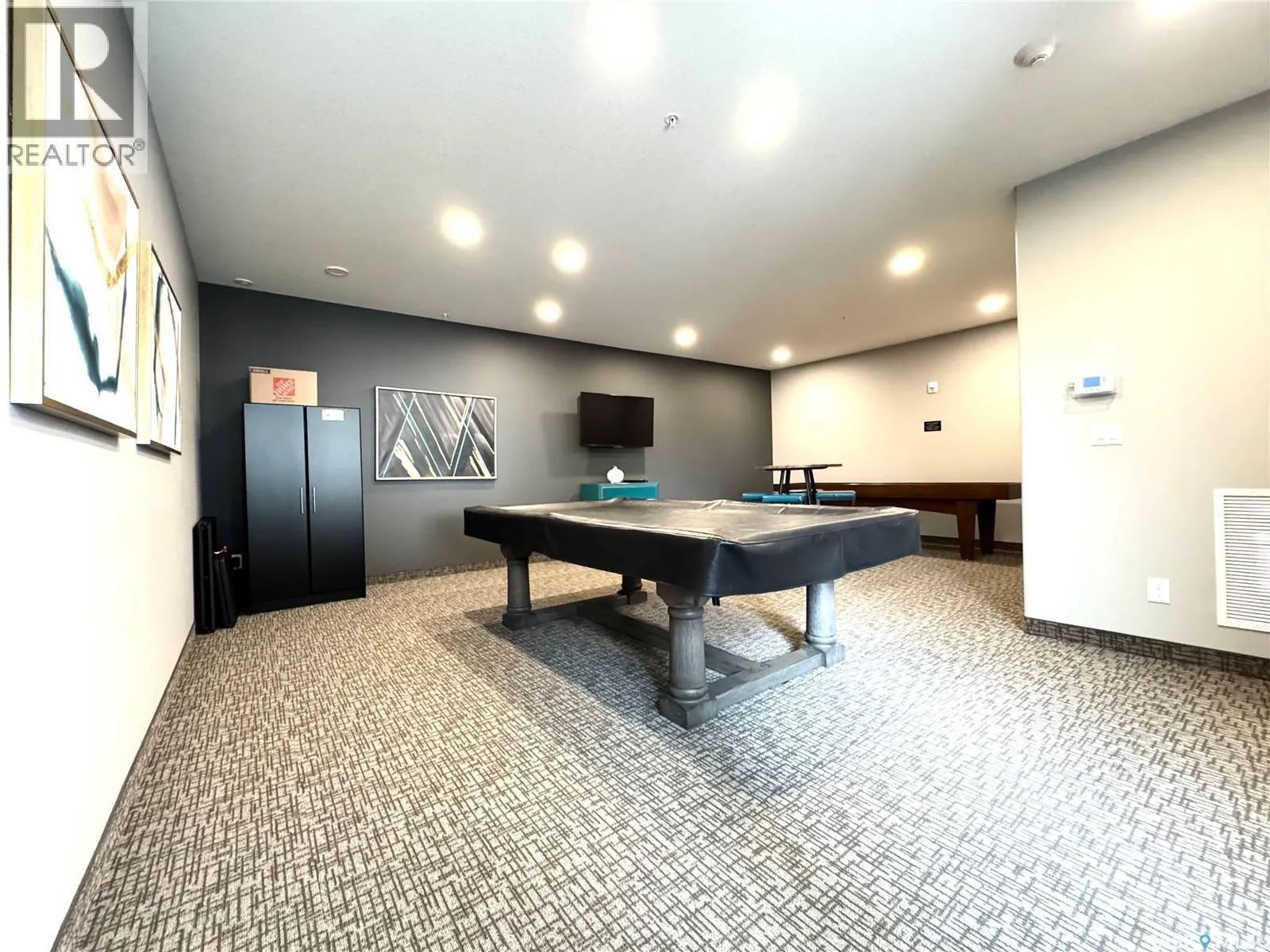 232 105 Willis CRESCENT