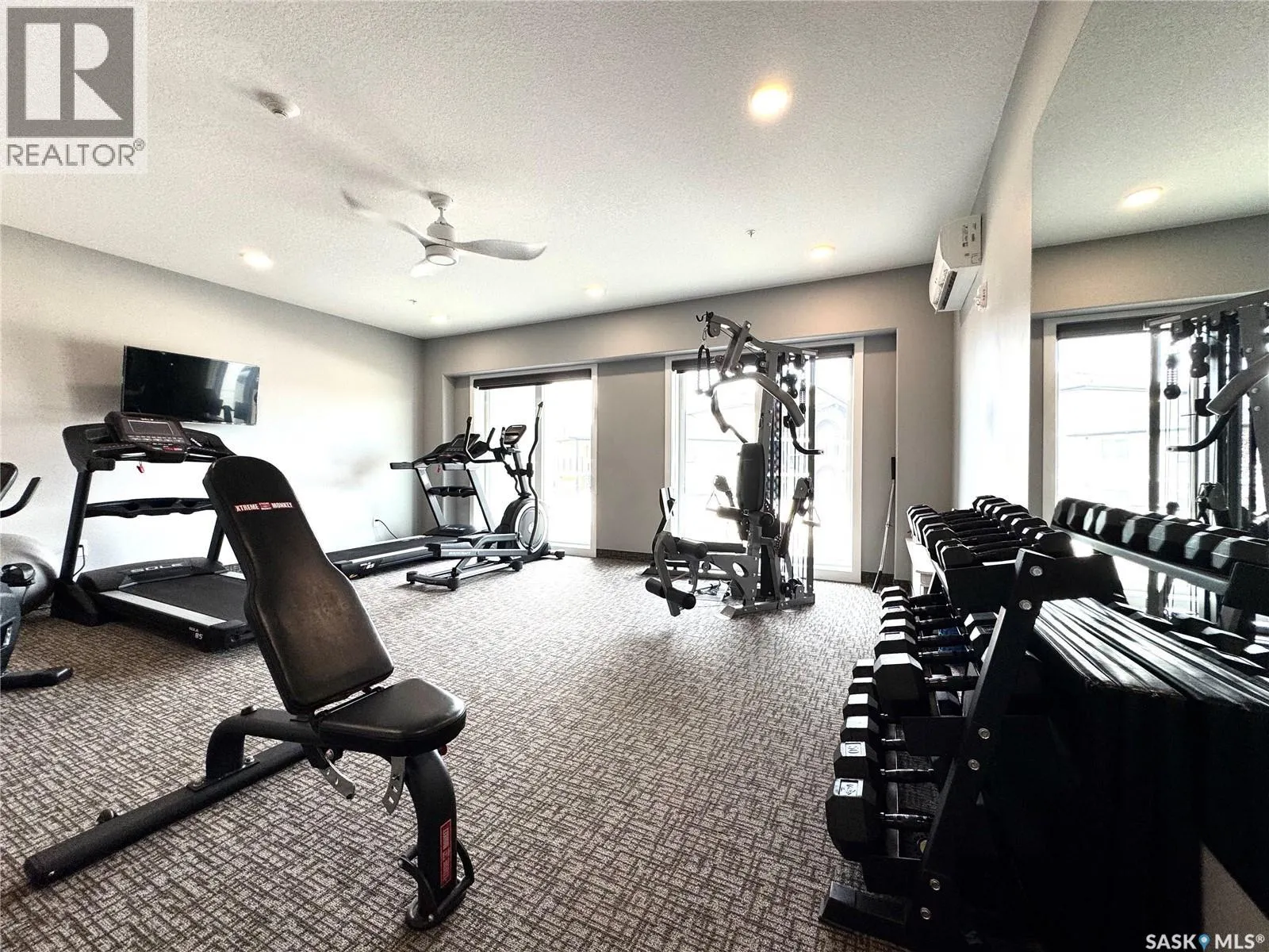 232 105 Willis CRESCENT
