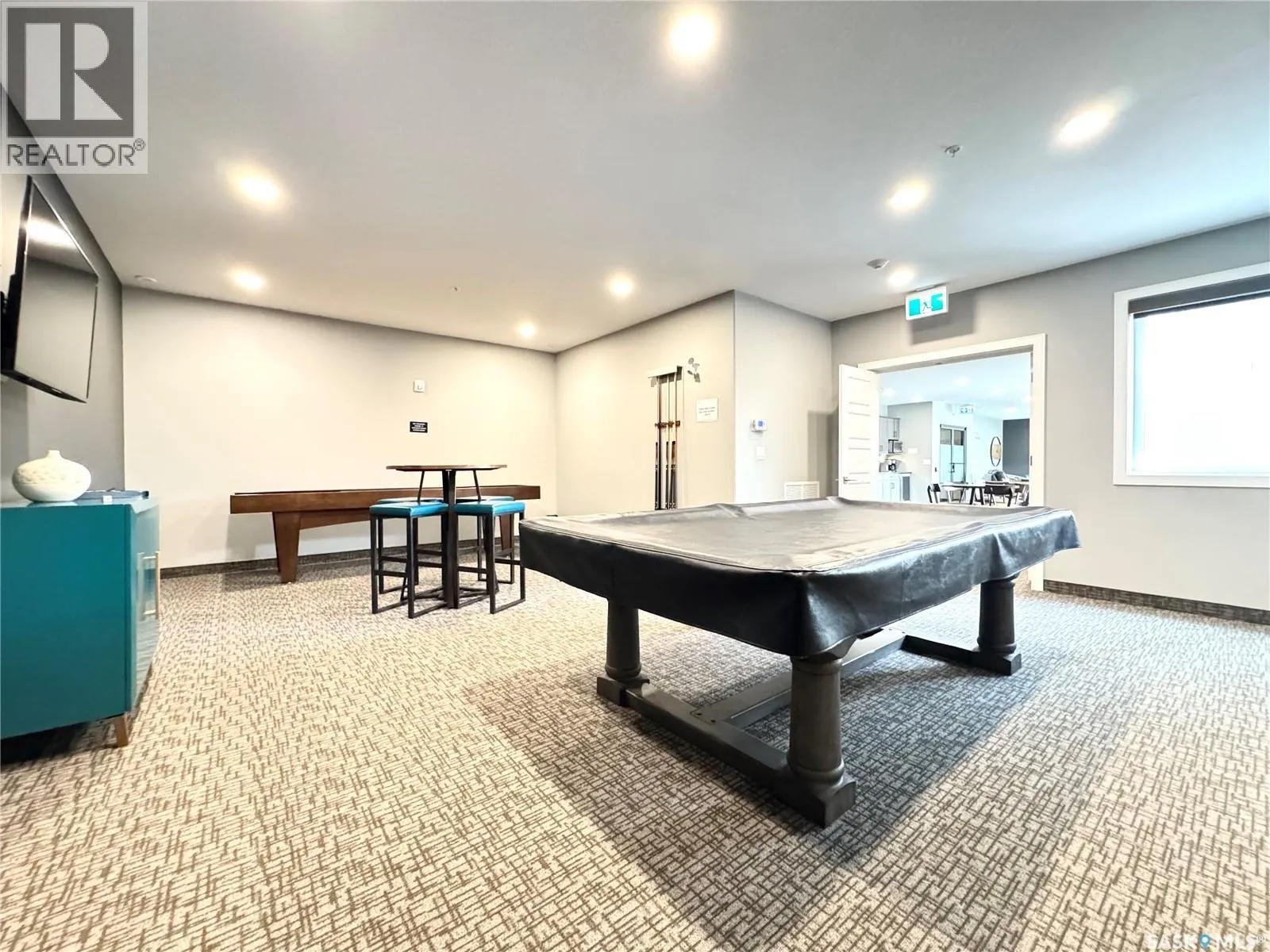 232 105 Willis CRESCENT