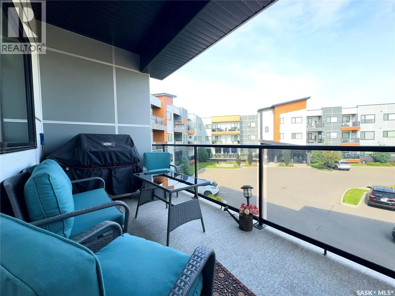 232 105 Willis CRESCENT
