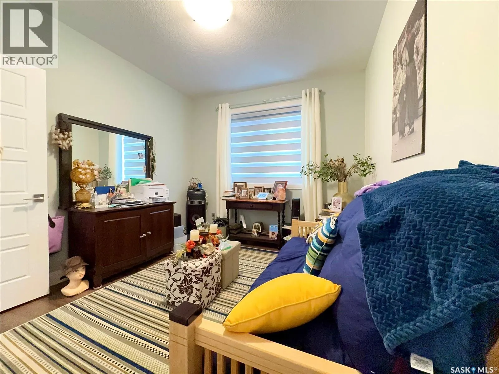 232 105 Willis CRESCENT
