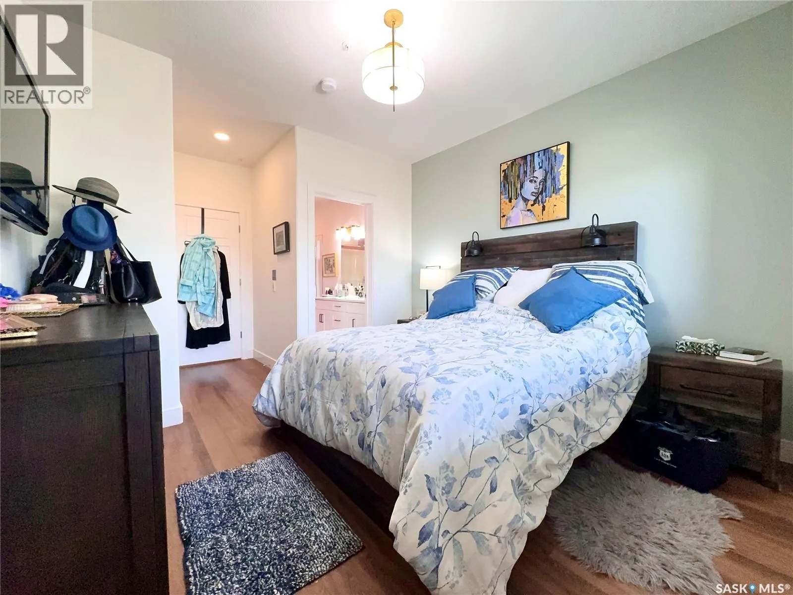232 105 Willis CRESCENT