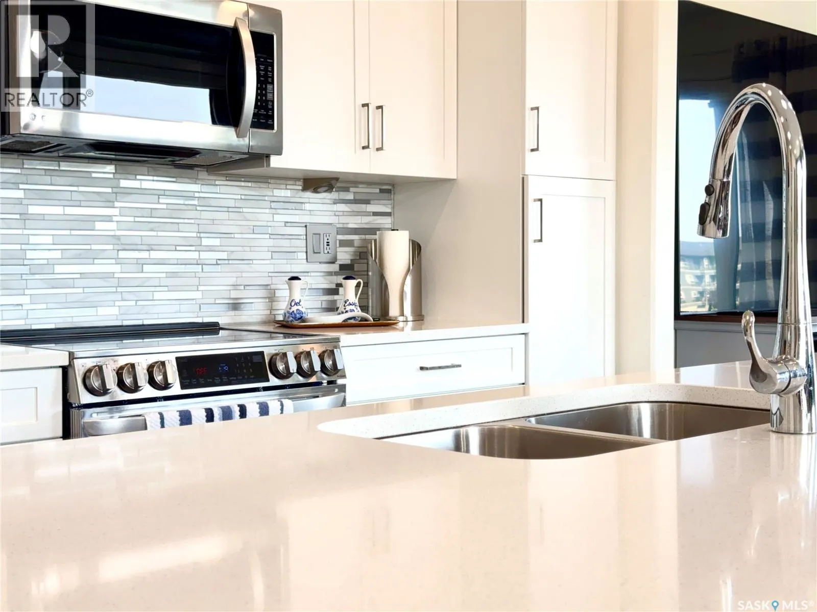 232 105 Willis CRESCENT