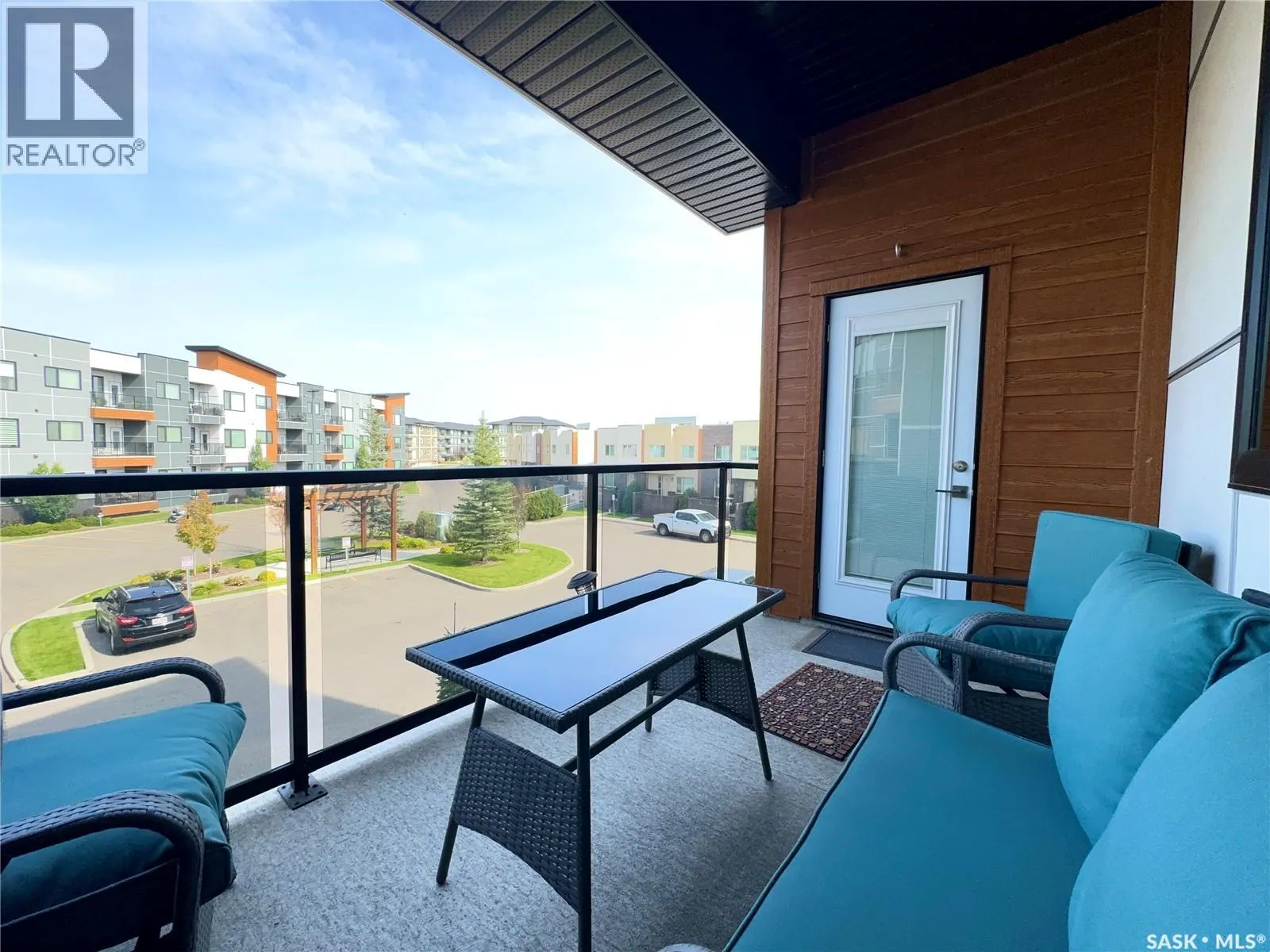 232 105 Willis CRESCENT