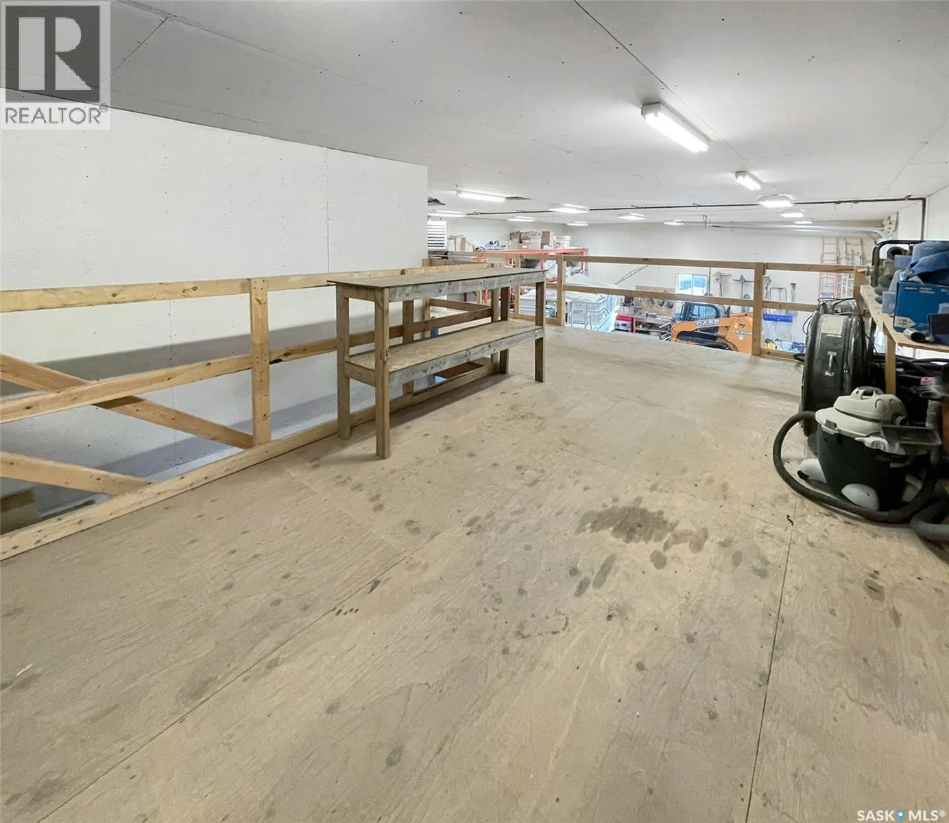 37 5th AVENUE NW