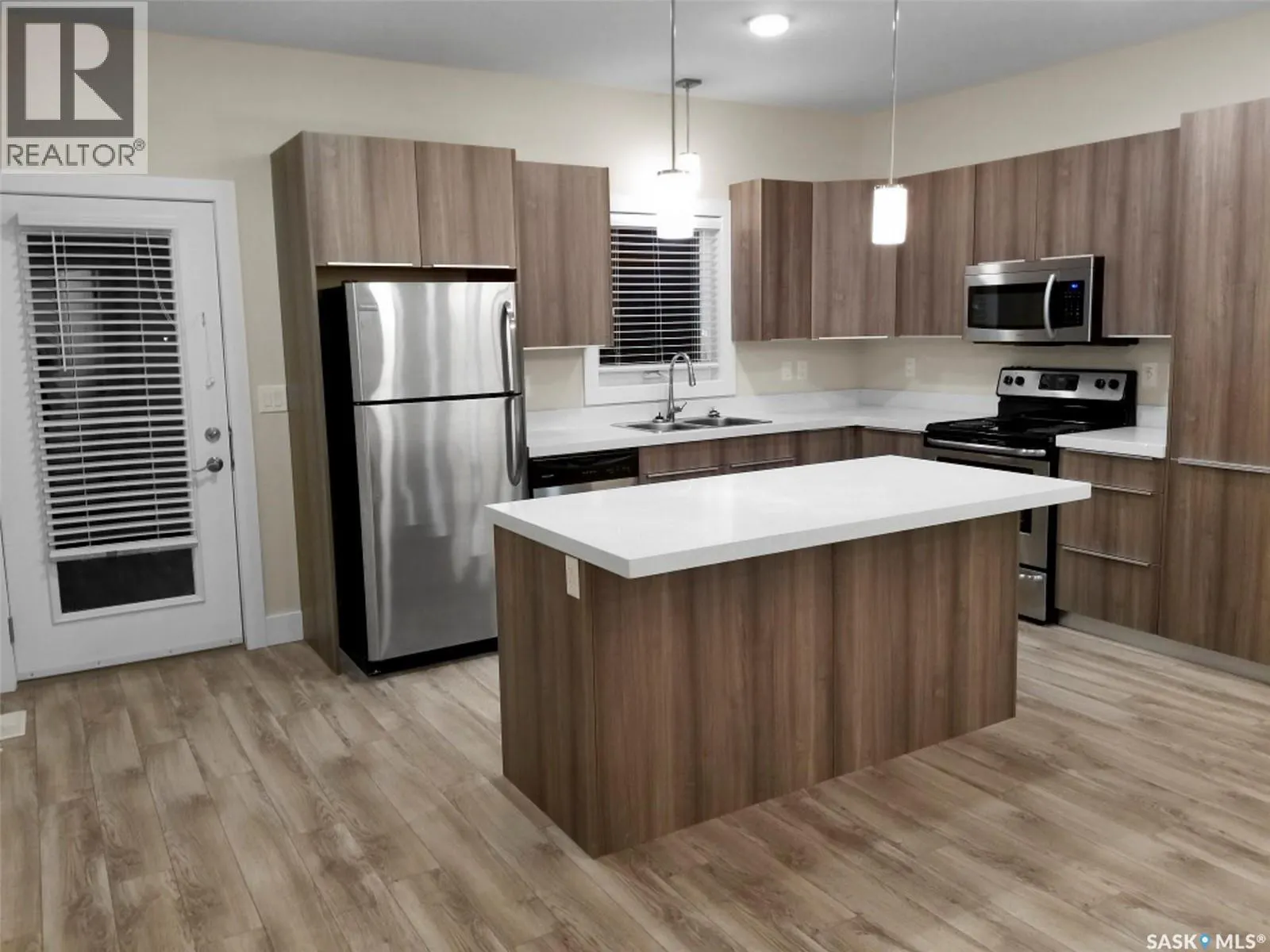 1-4 316 3rd STREET W