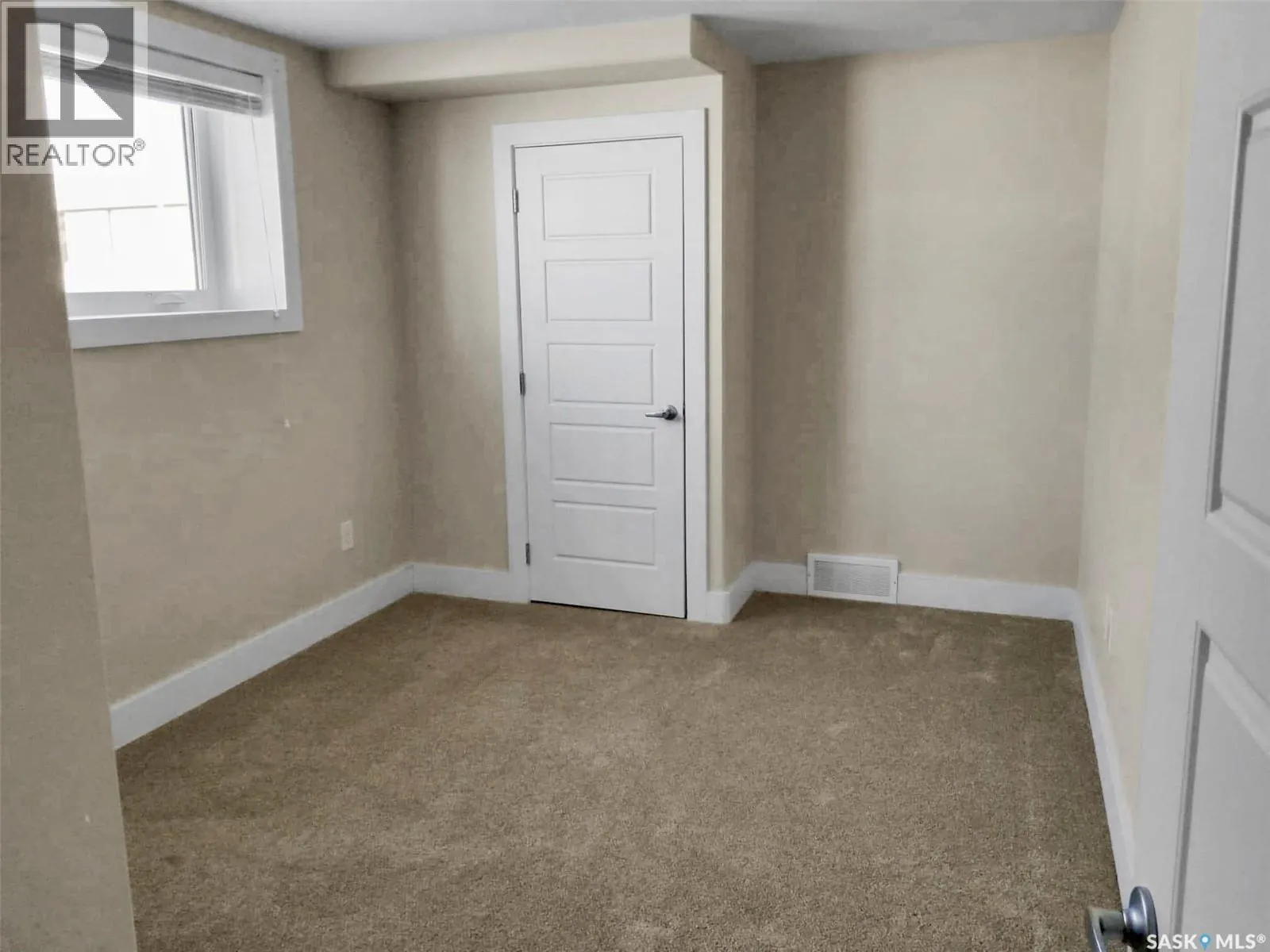 1-4 316 3rd STREET W