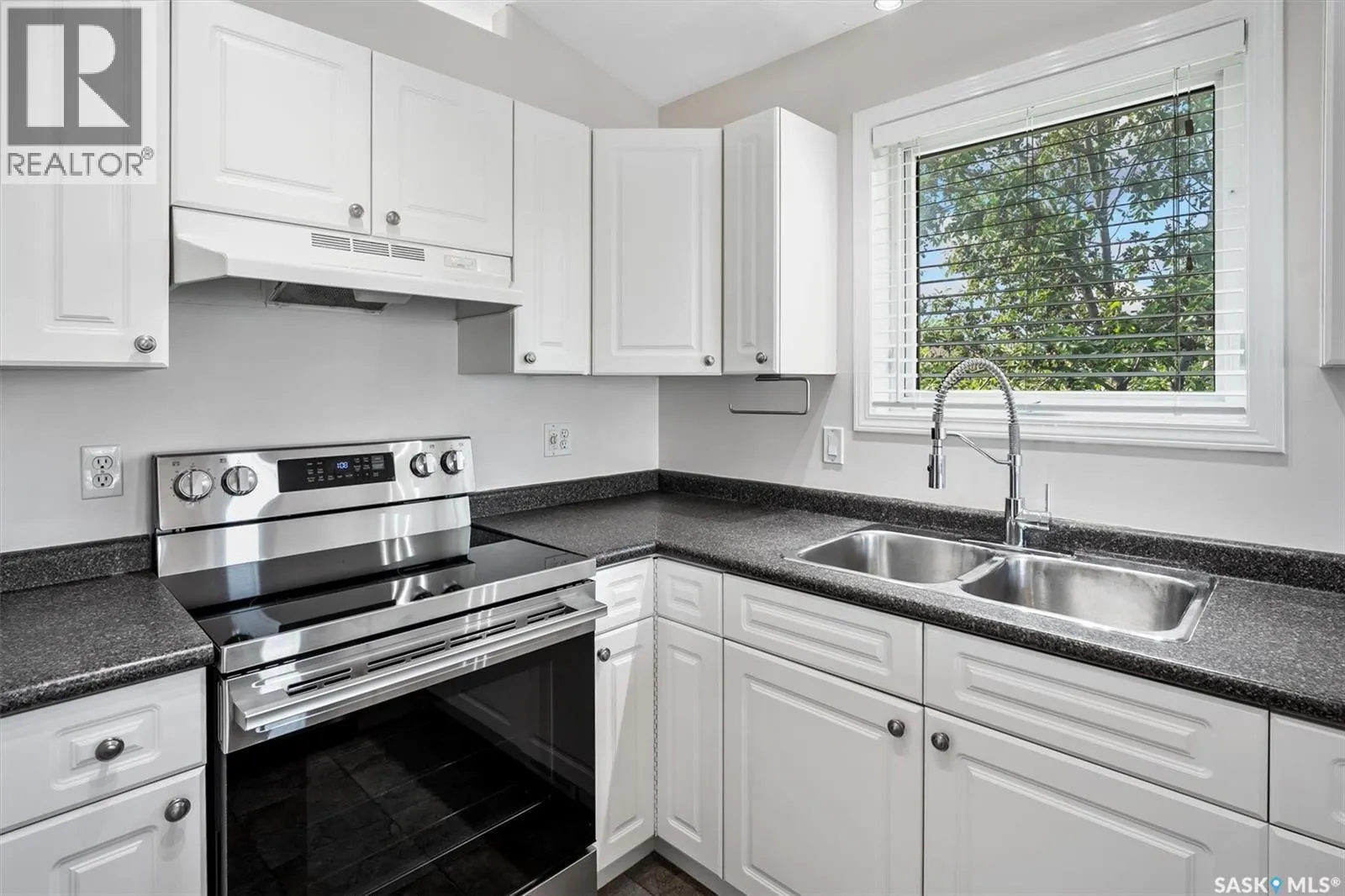 454 Buckwold COVE