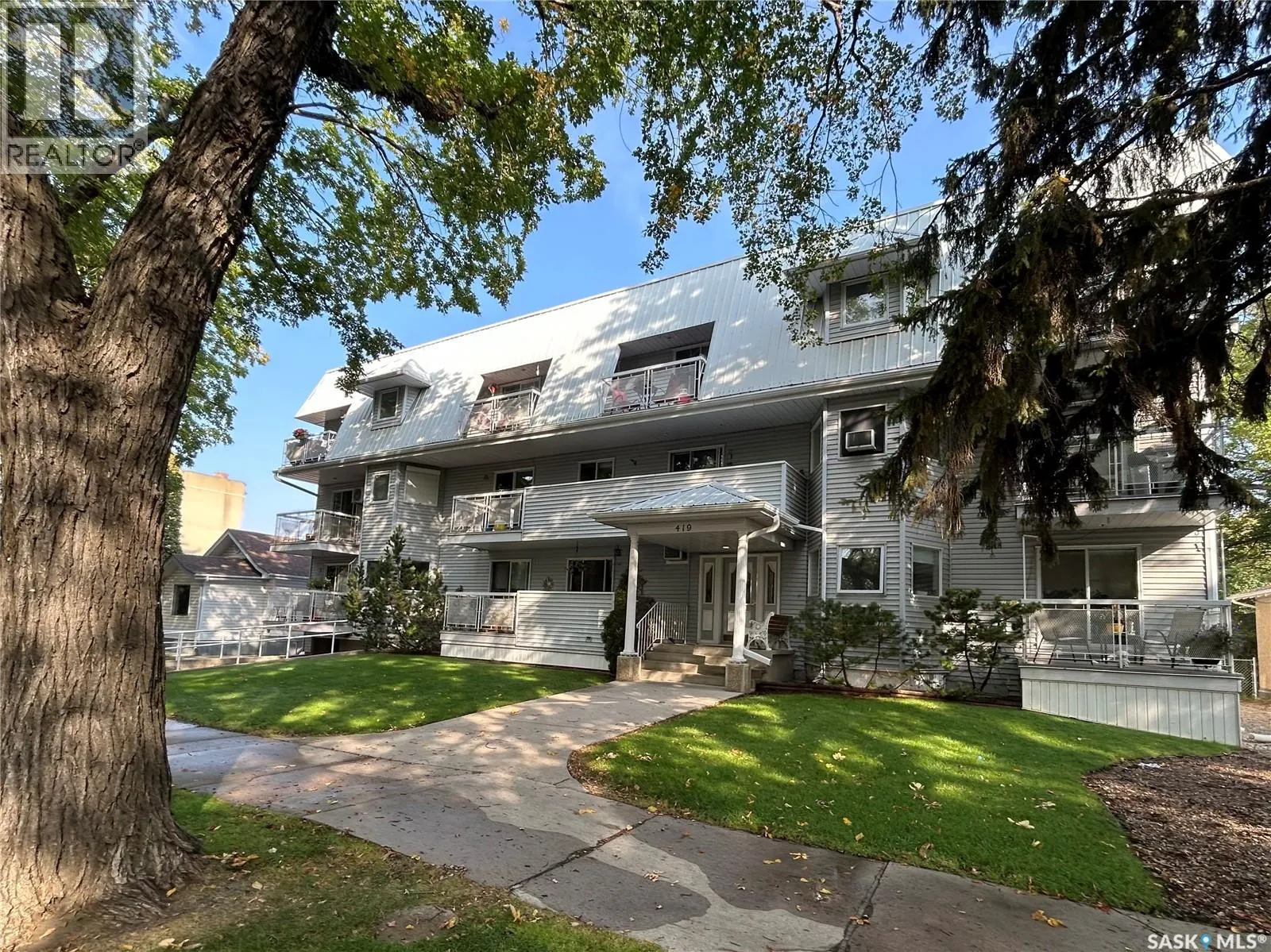 202 419 Main STREET