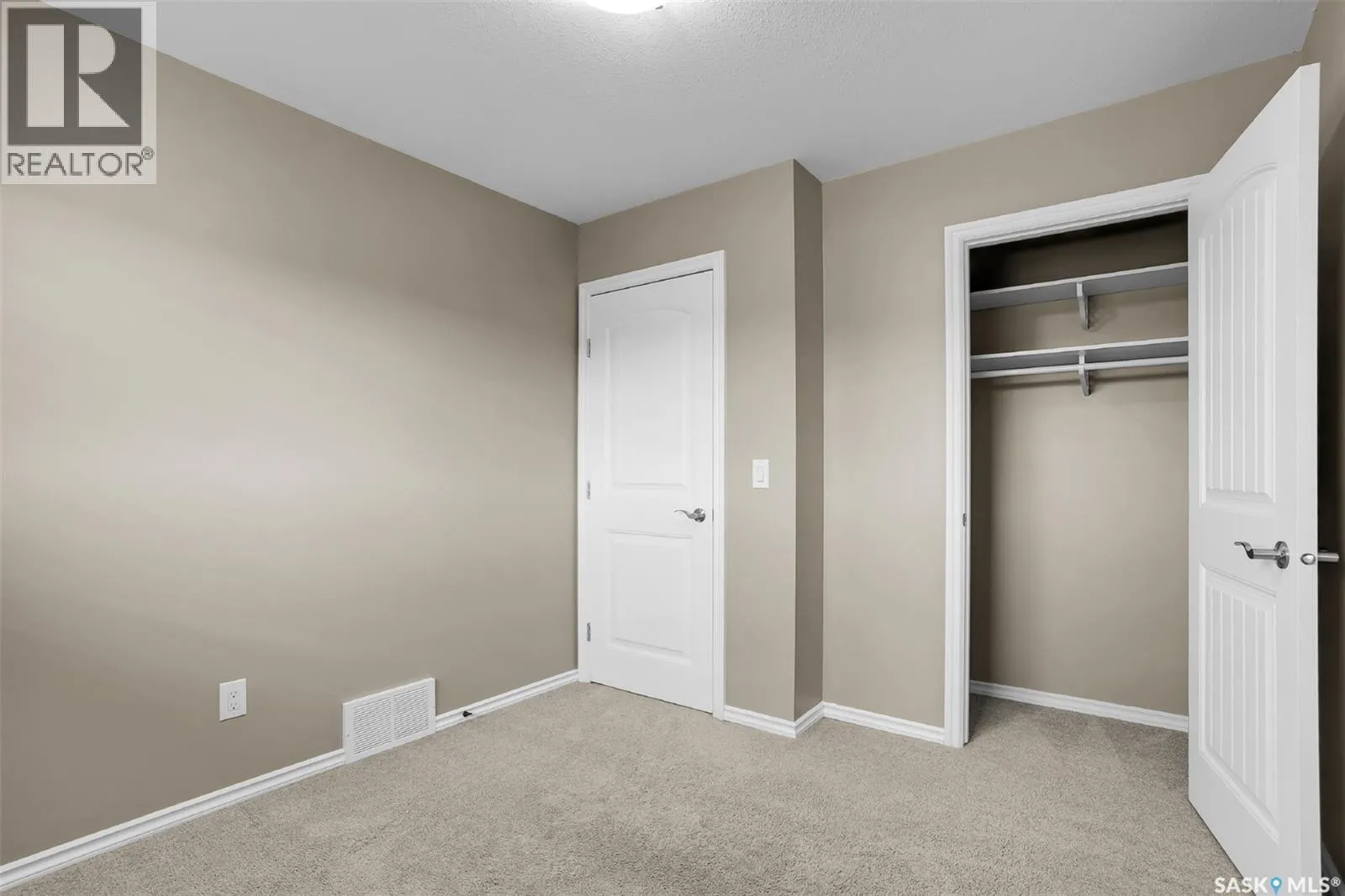 104 Shepherd CRESCENT