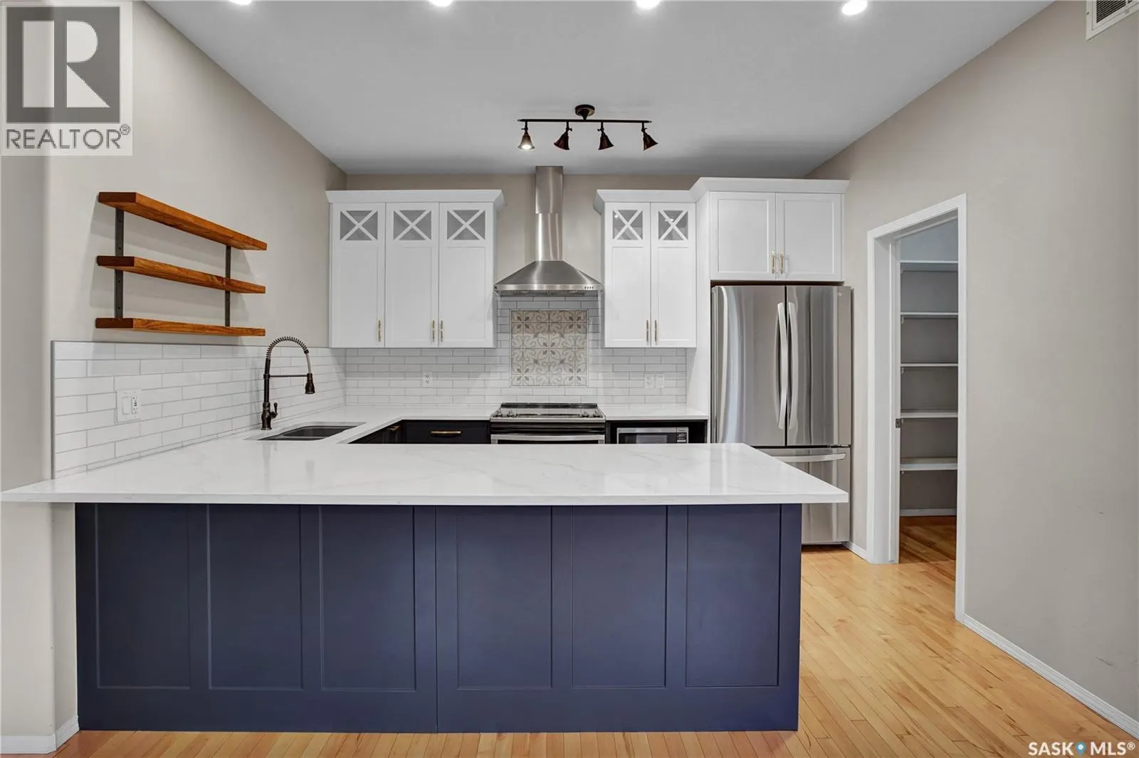 202 2nd STREET E