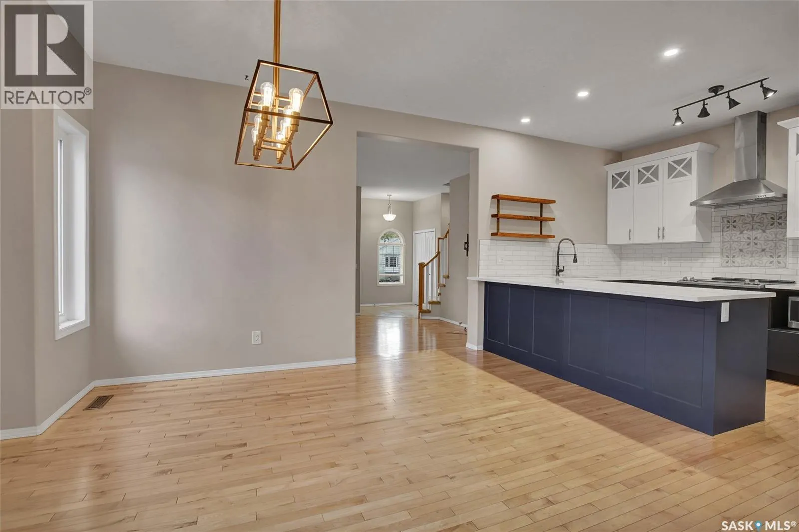 202 2nd STREET E