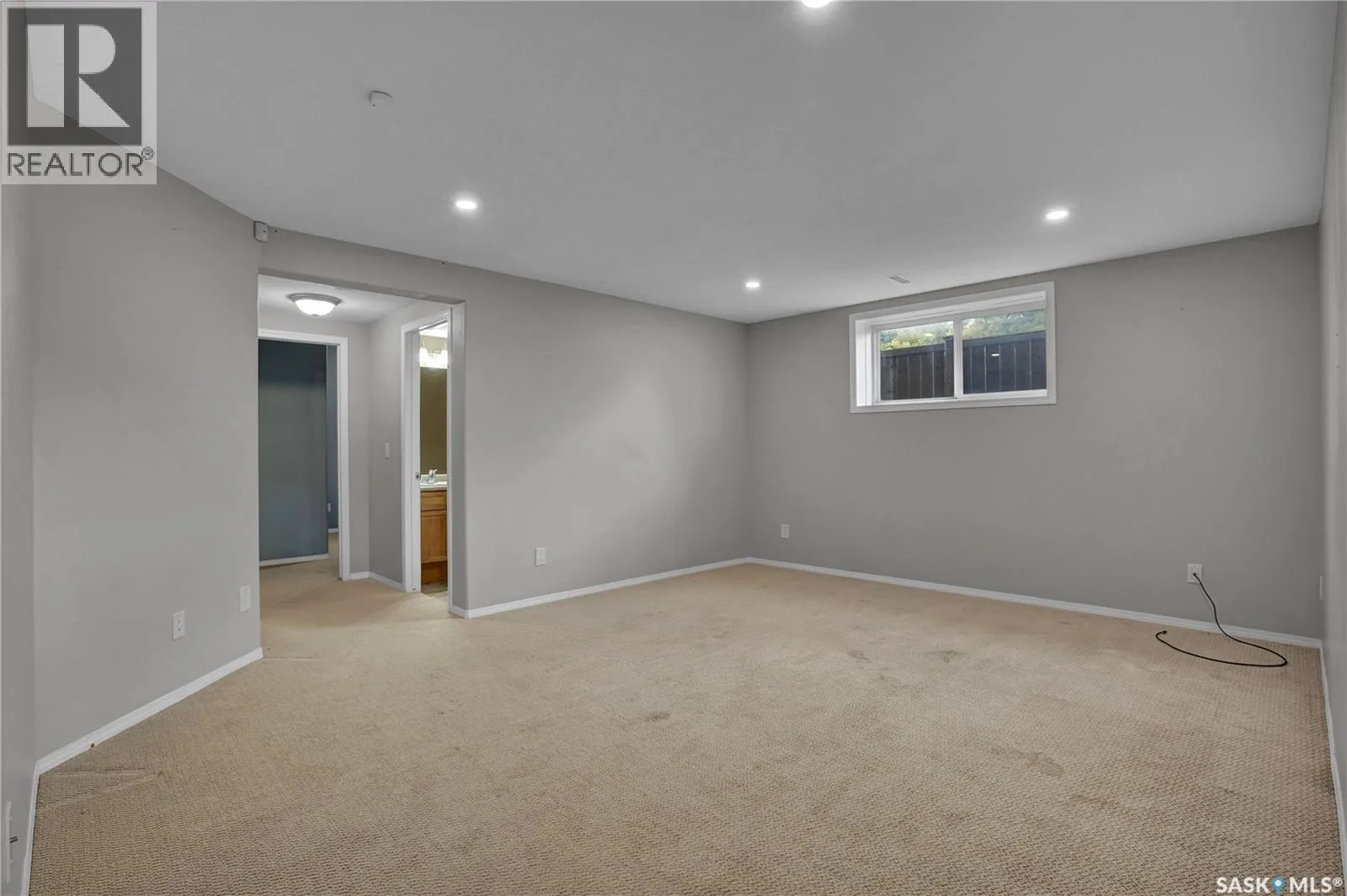 202 2nd STREET E