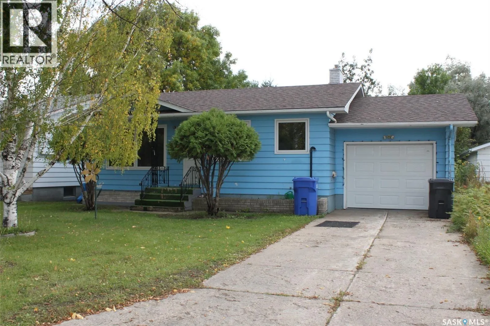 310 1st AVENUE W