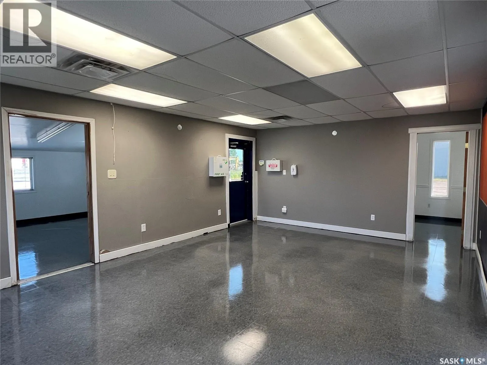 5 & 7 Commercial CRESCENT