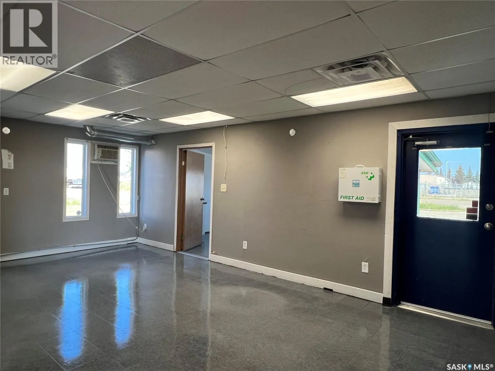 5 & 7 Commercial CRESCENT
