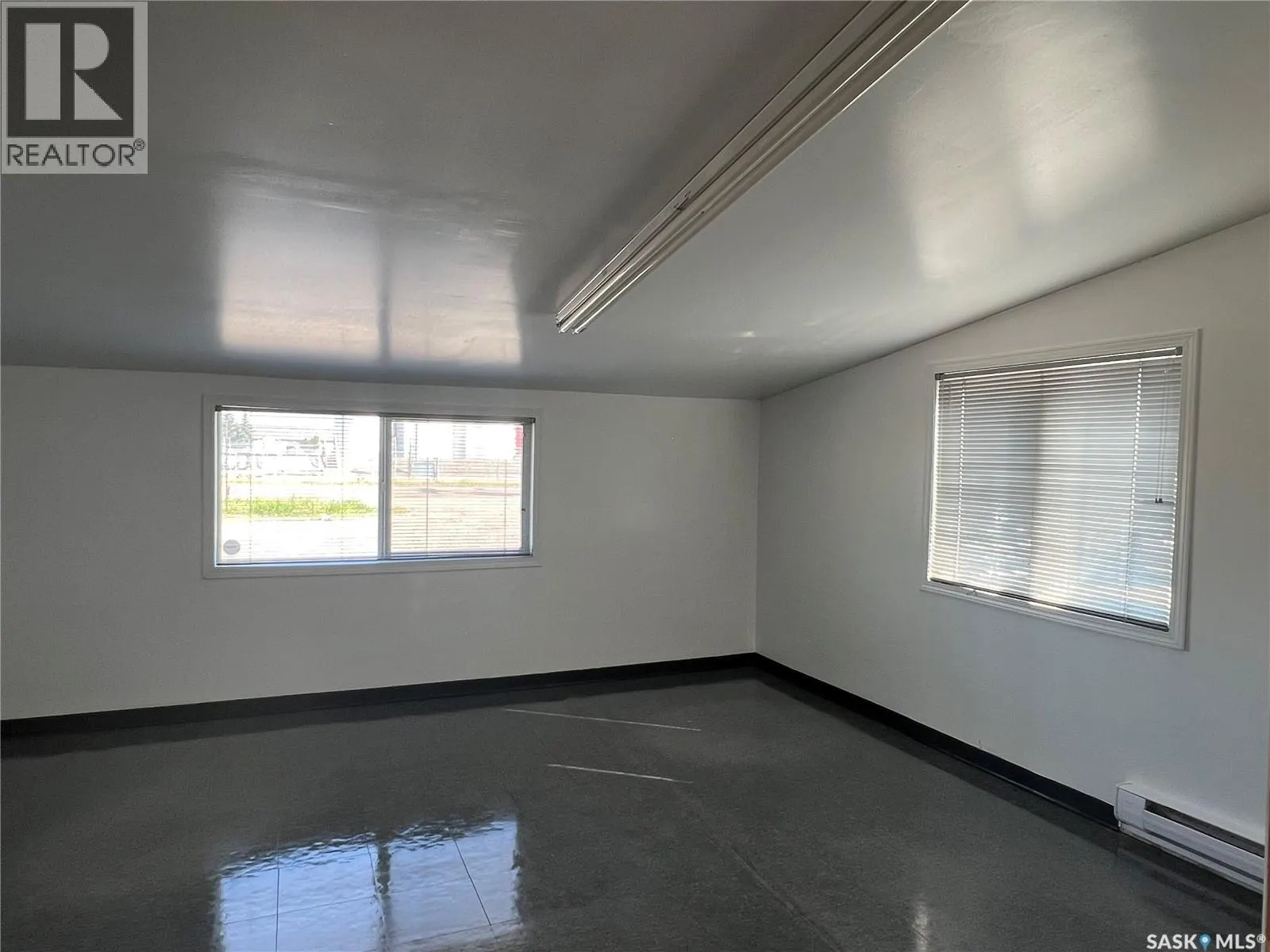 5 & 7 Commercial CRESCENT