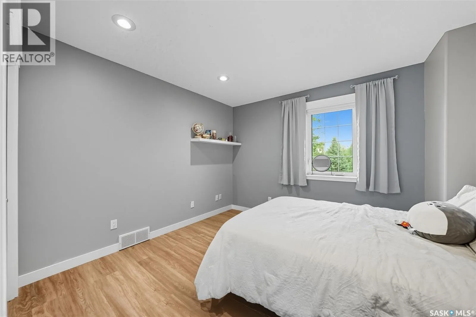 2 Redwood PLACE