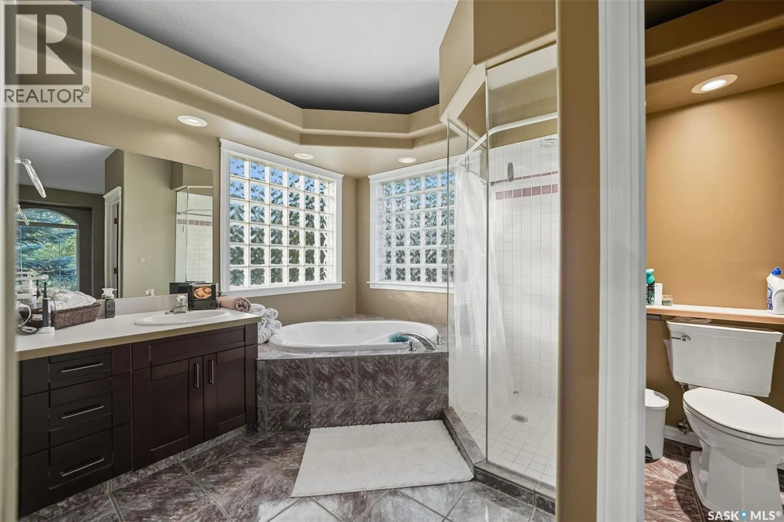 2 Redwood PLACE