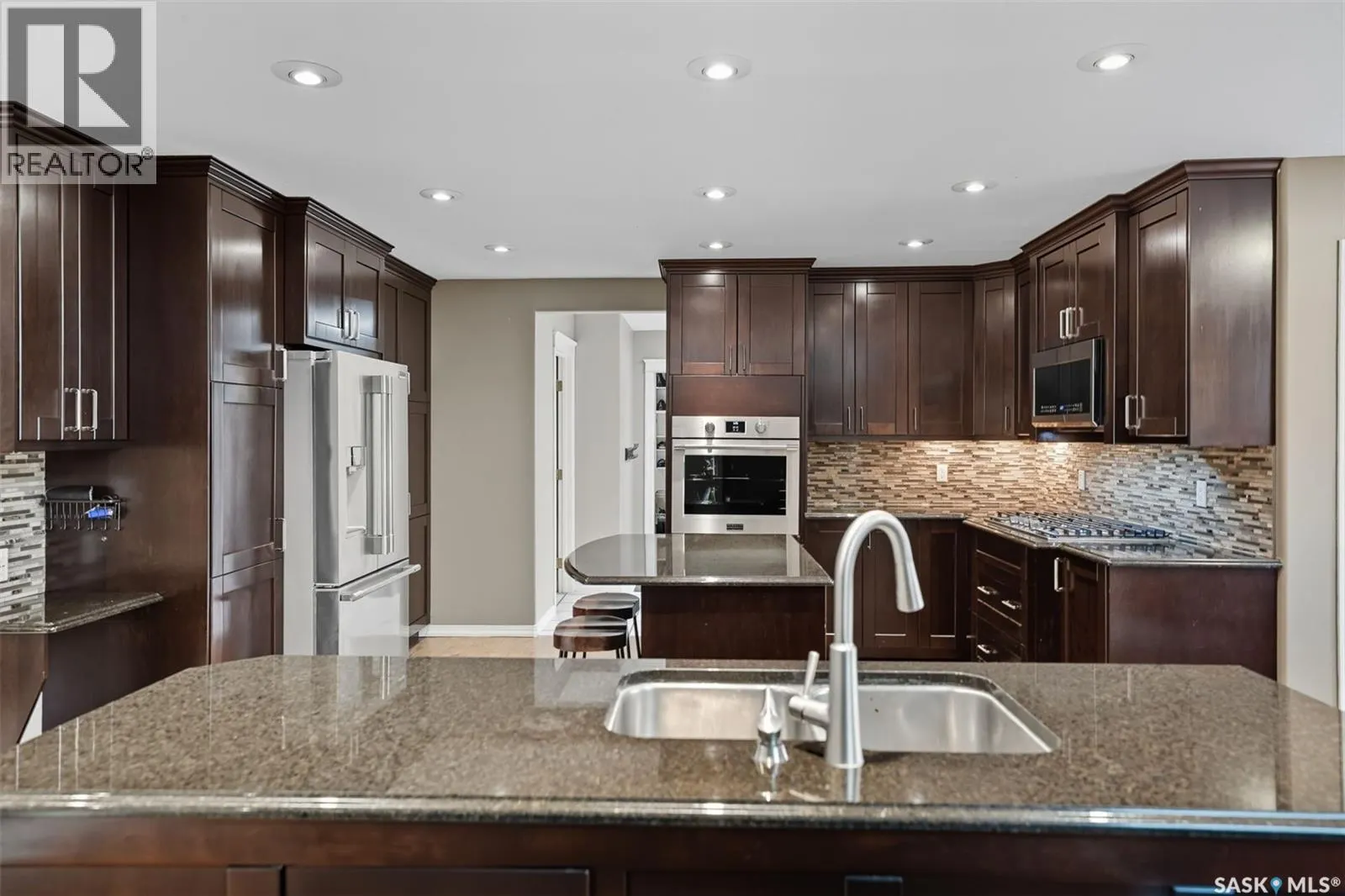 2 Redwood PLACE