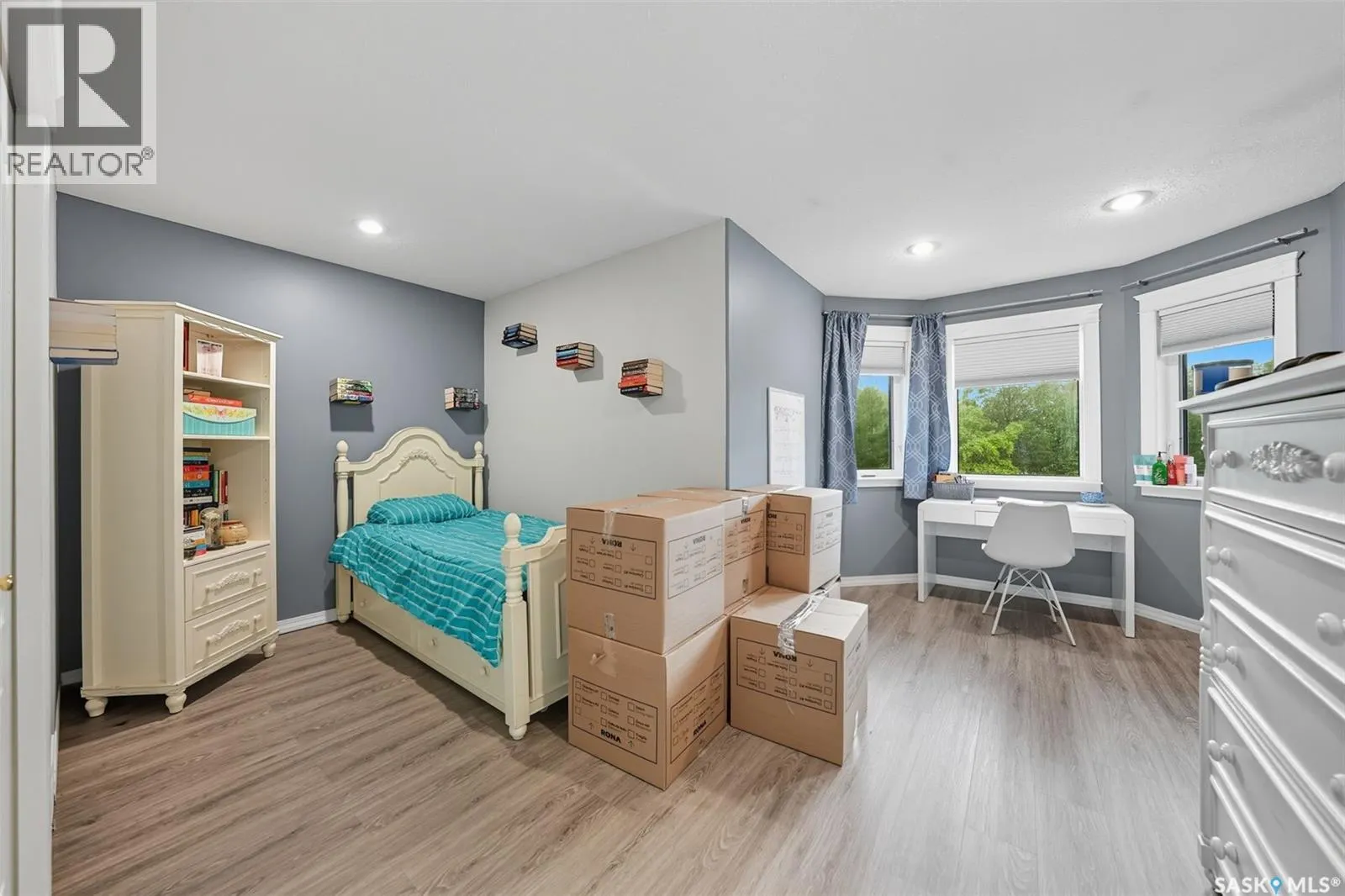 2 Redwood PLACE