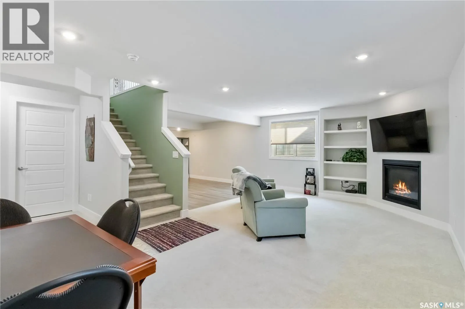 5 435 Palmer CRESCENT