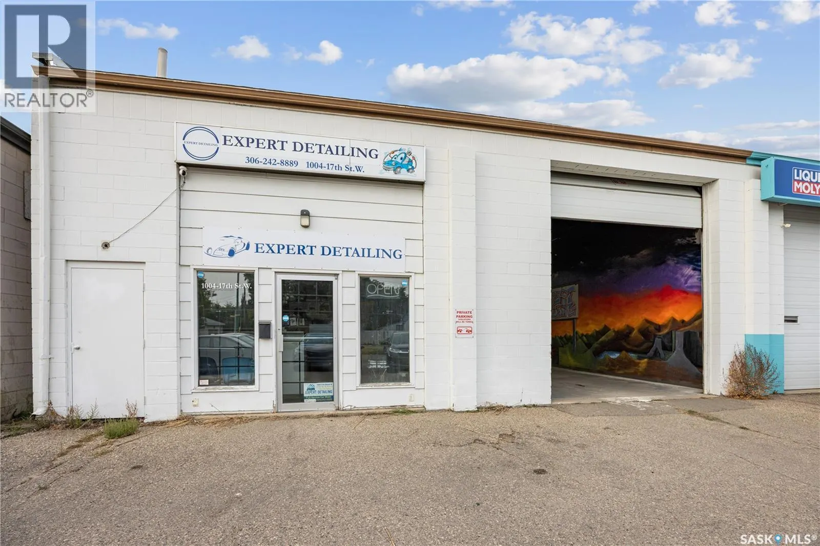 1004 17th STREET W