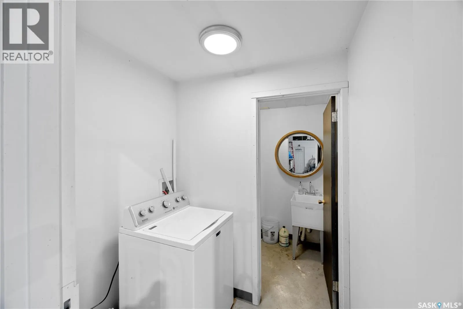 1004 17th STREET W