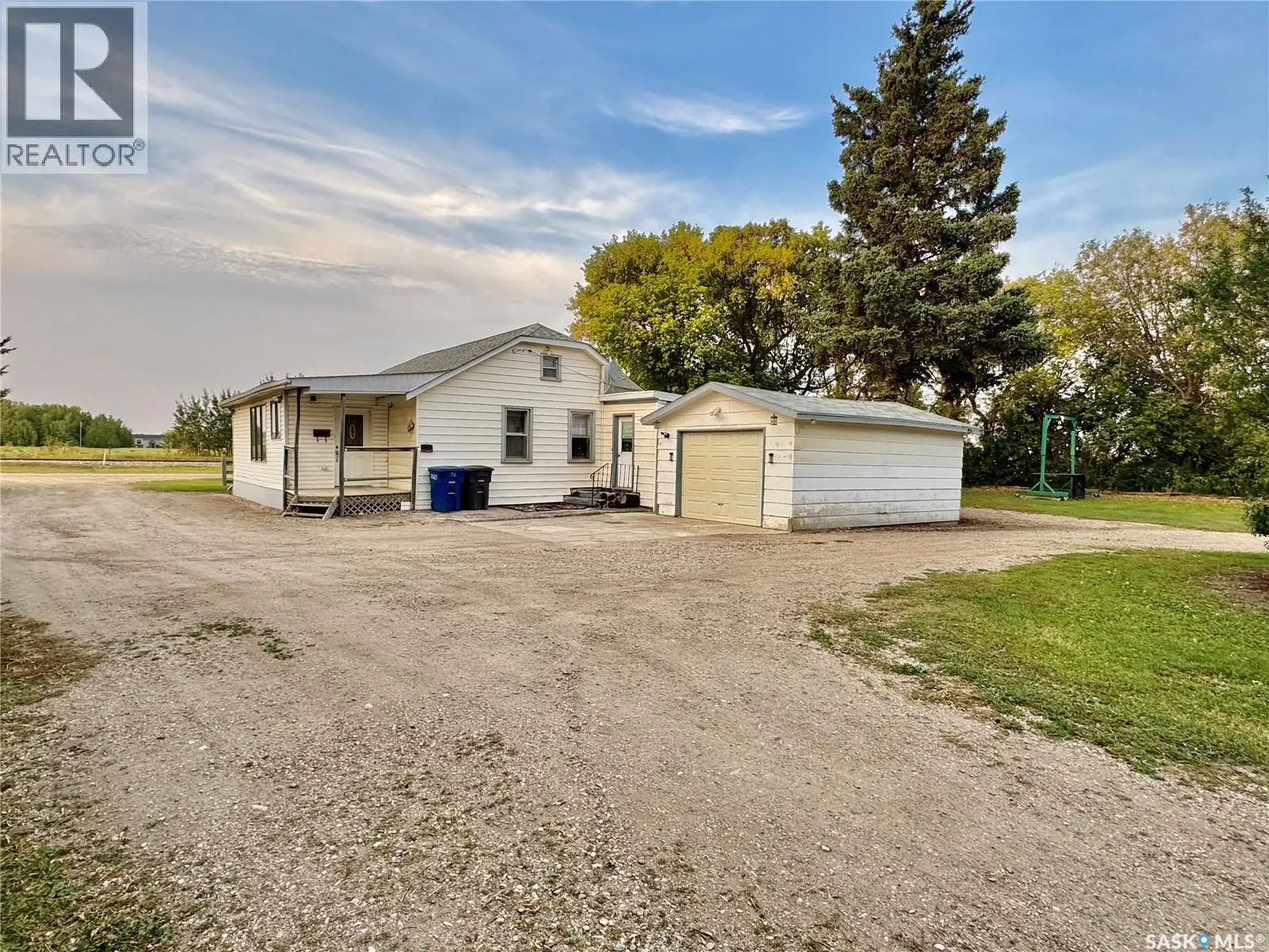 98 4th AVENUE