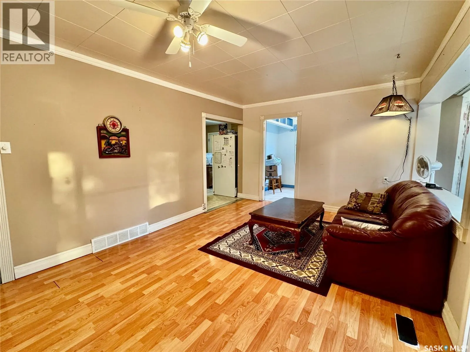 98 4th AVENUE