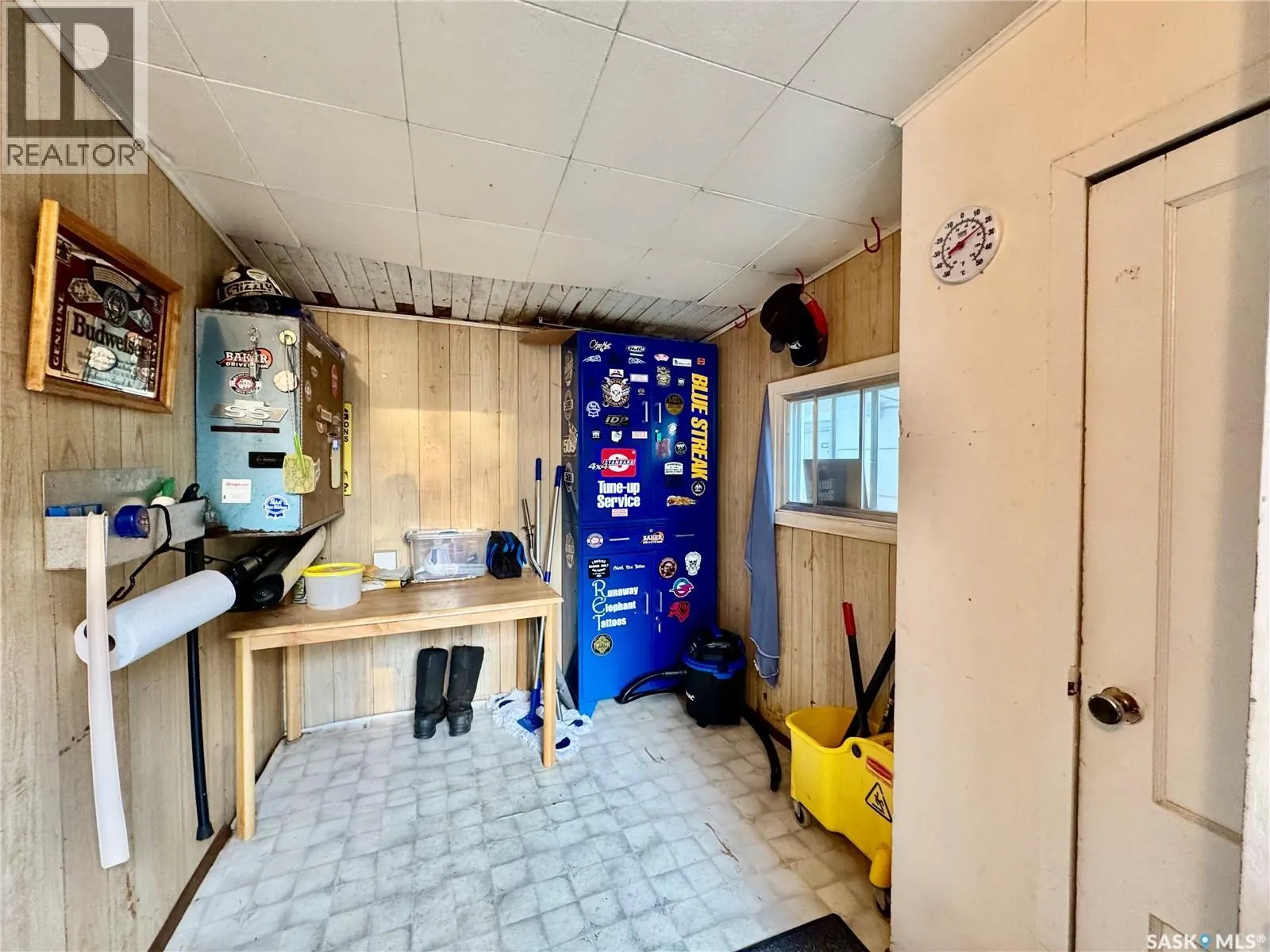 98 4th AVENUE