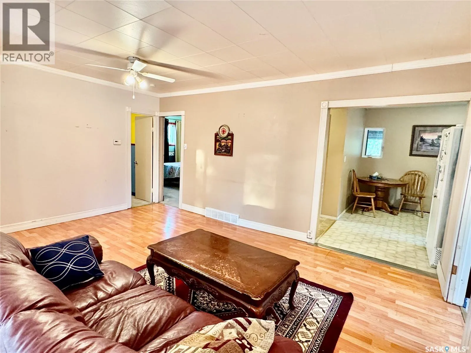 98 4th AVENUE