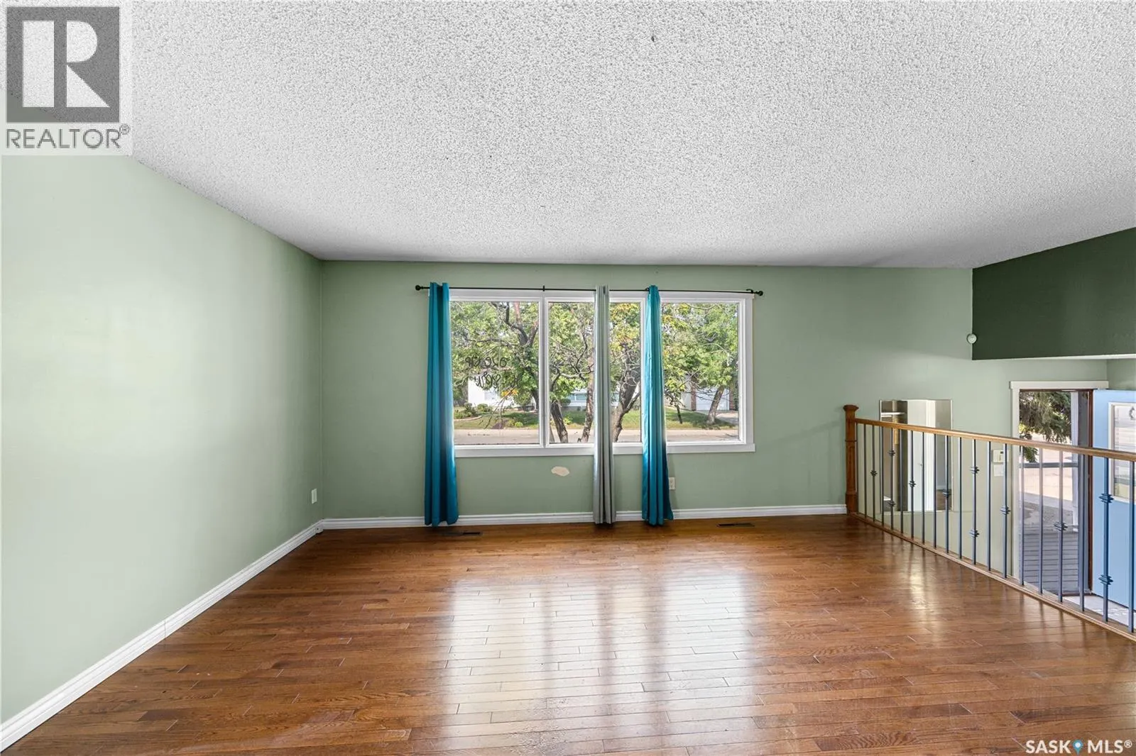 3002 Eastview