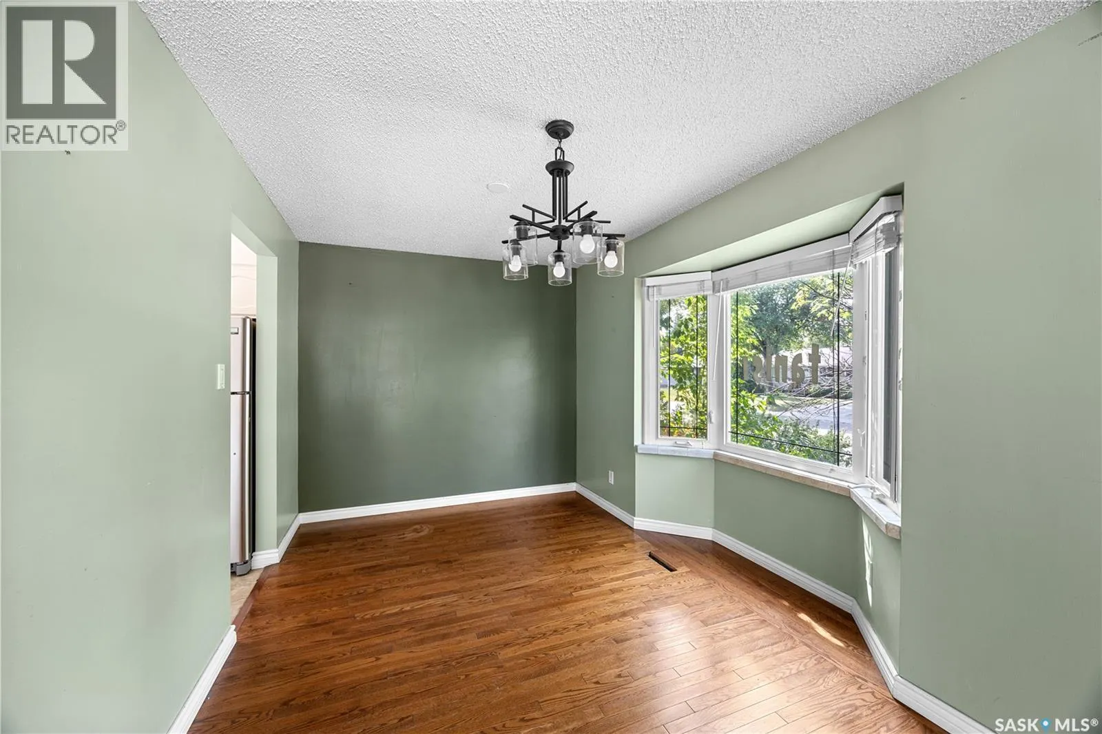 3002 Eastview