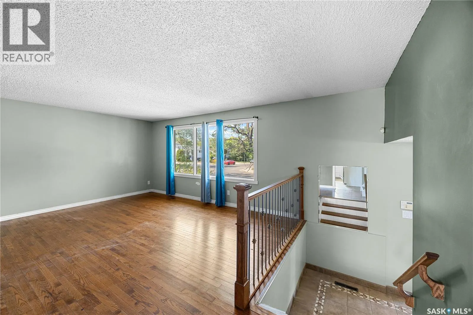 3002 Eastview