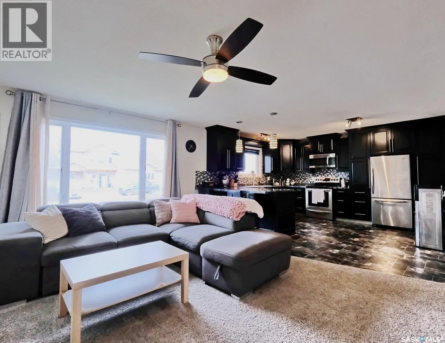 106 8th AVENUE W