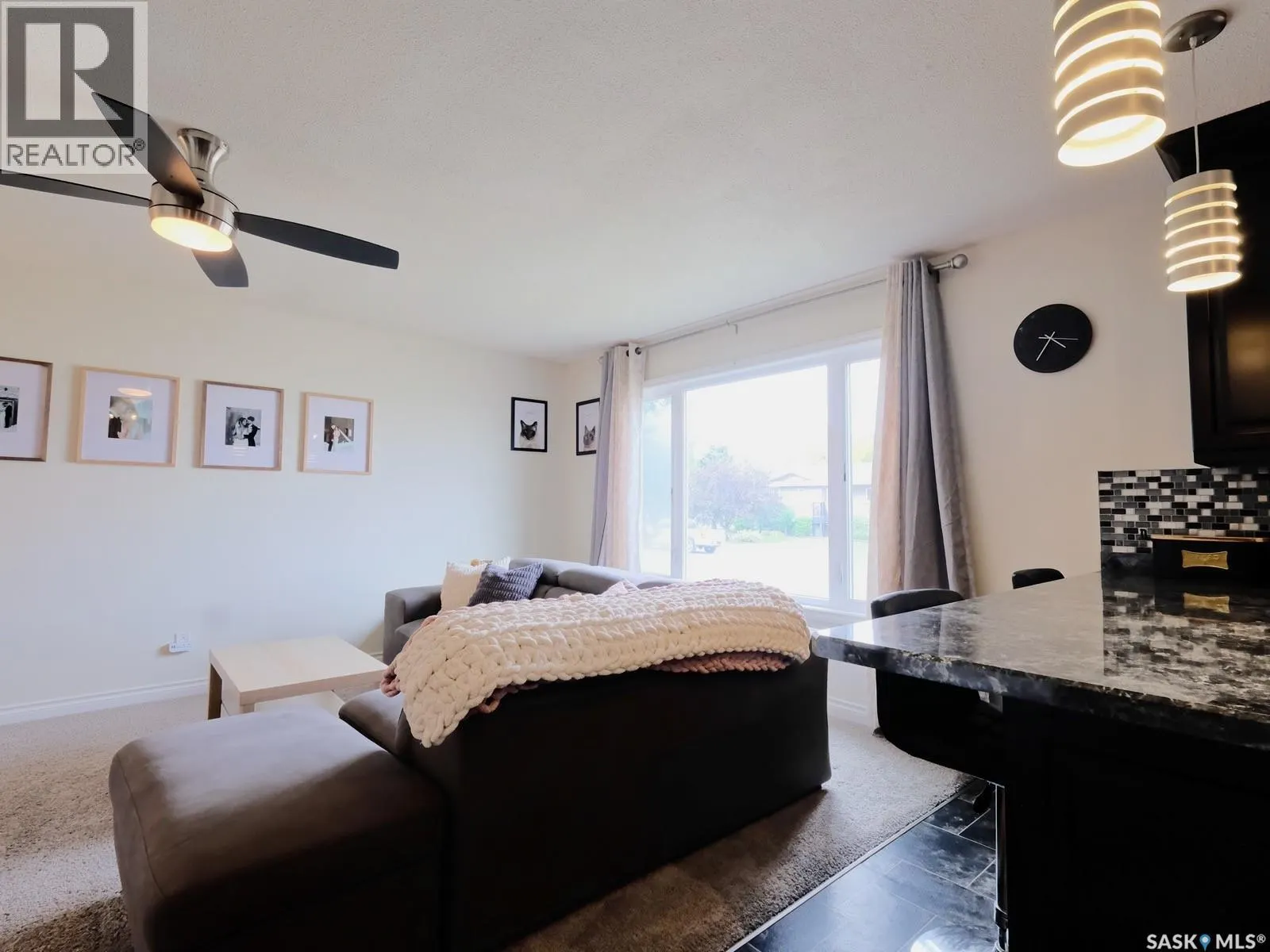 106 8th AVENUE W