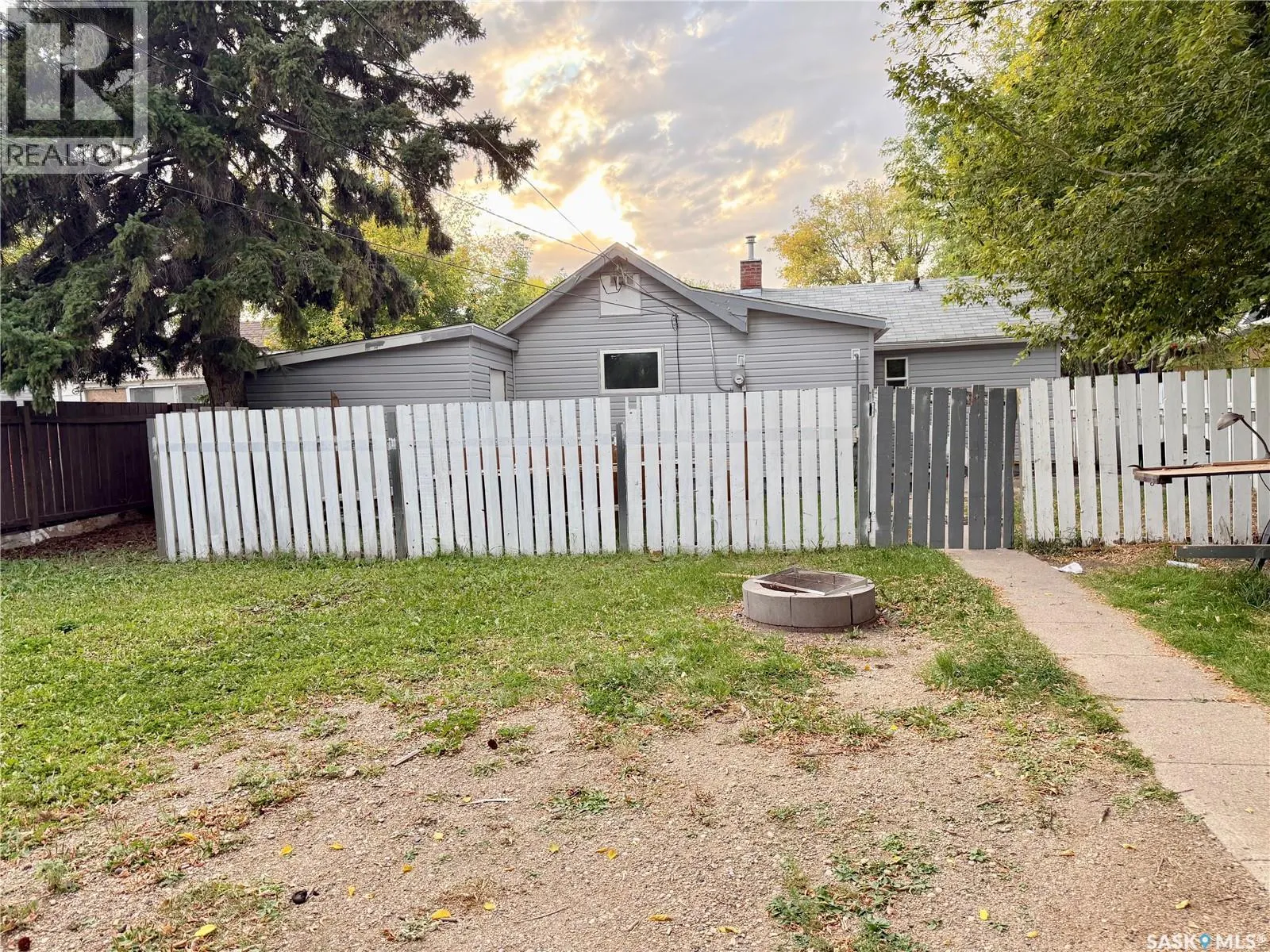 536 6TH STREET