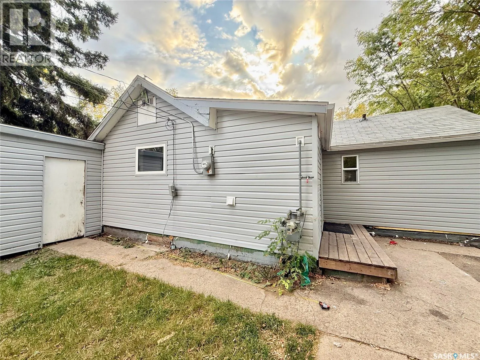 536 6TH STREET