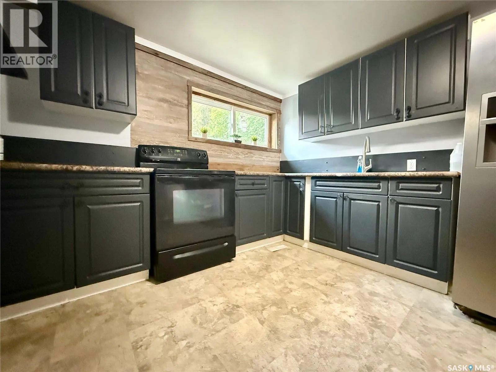 536 6TH STREET