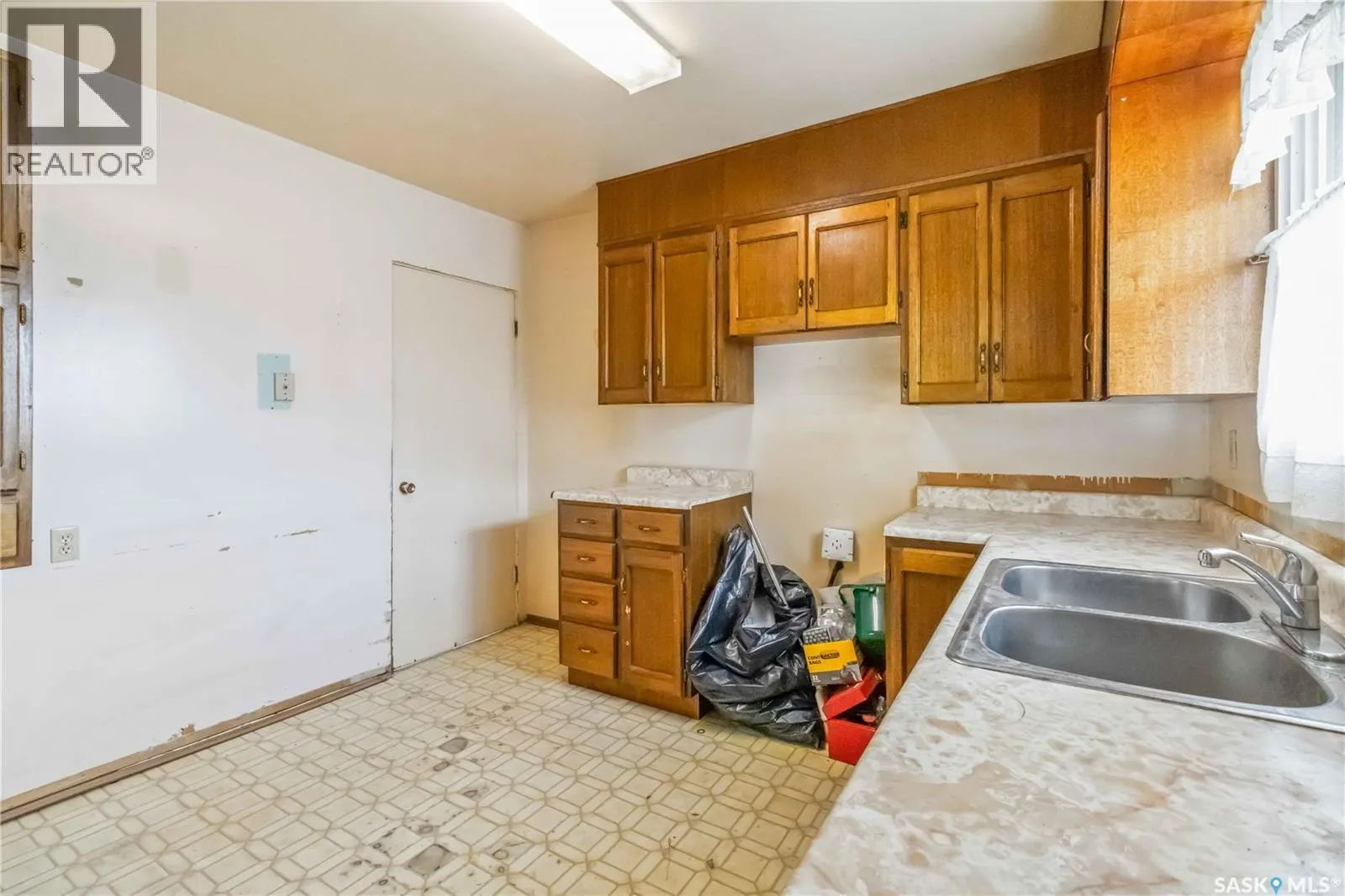 904 X AVENUE N