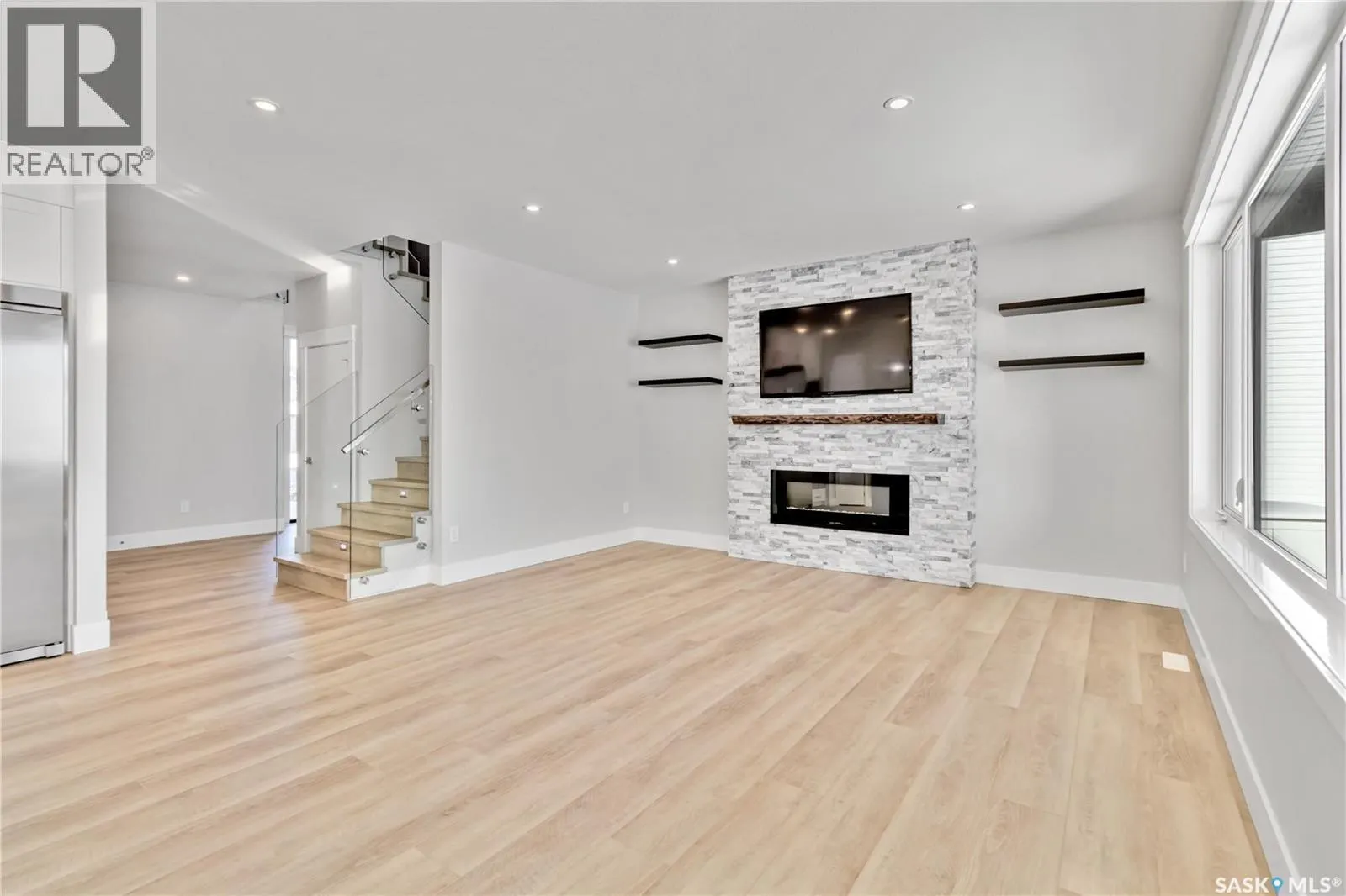 331 Woolf BAY