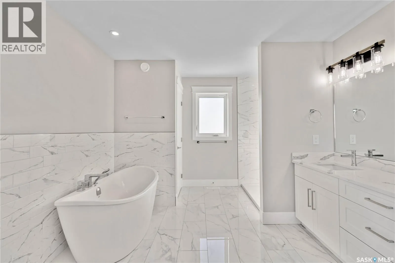 331 Woolf BAY
