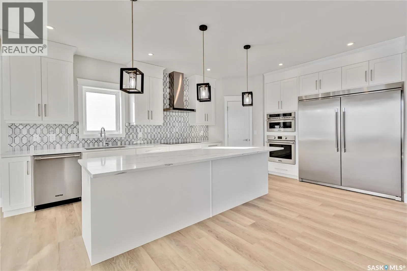 331 Woolf BAY